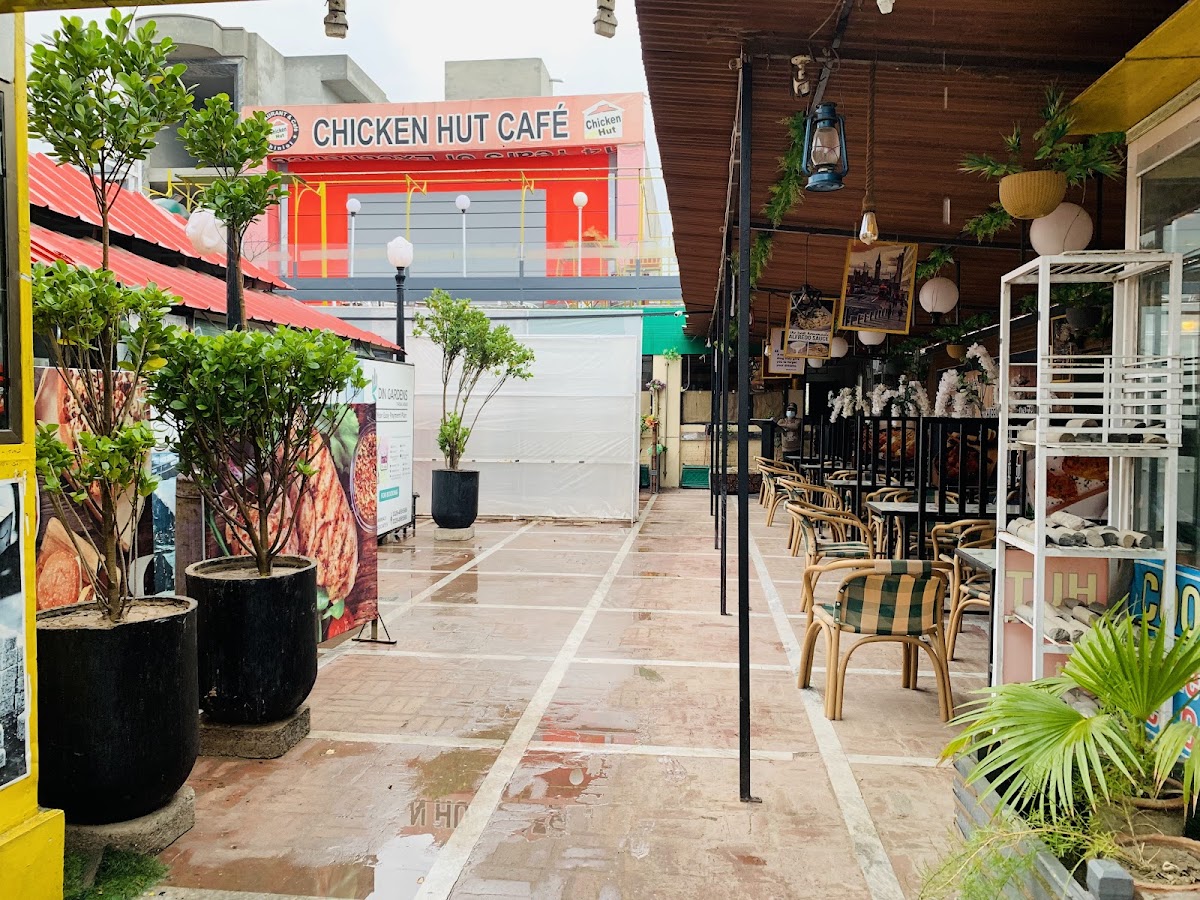 Chicken Hut Cafe & Restaurant