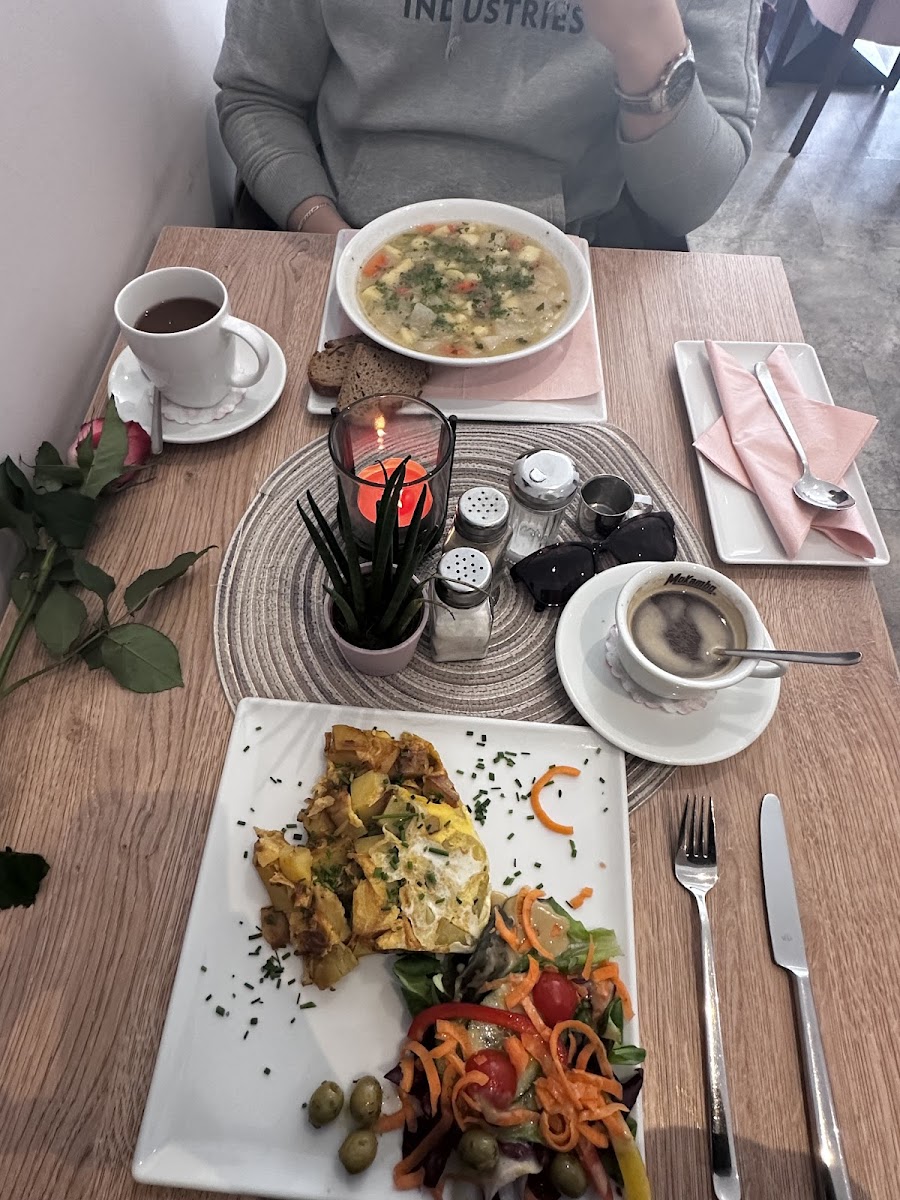 Café Dazwischen - 10