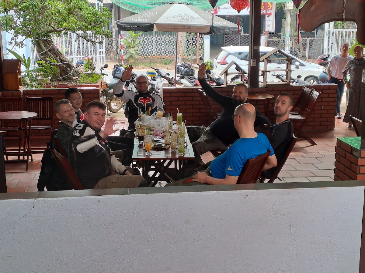 Về Nguồn Coffe - 4