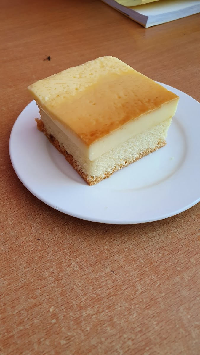 Yatharsone Bakery & Cafe ရသာစုံ မုန့်တိုက် - 3