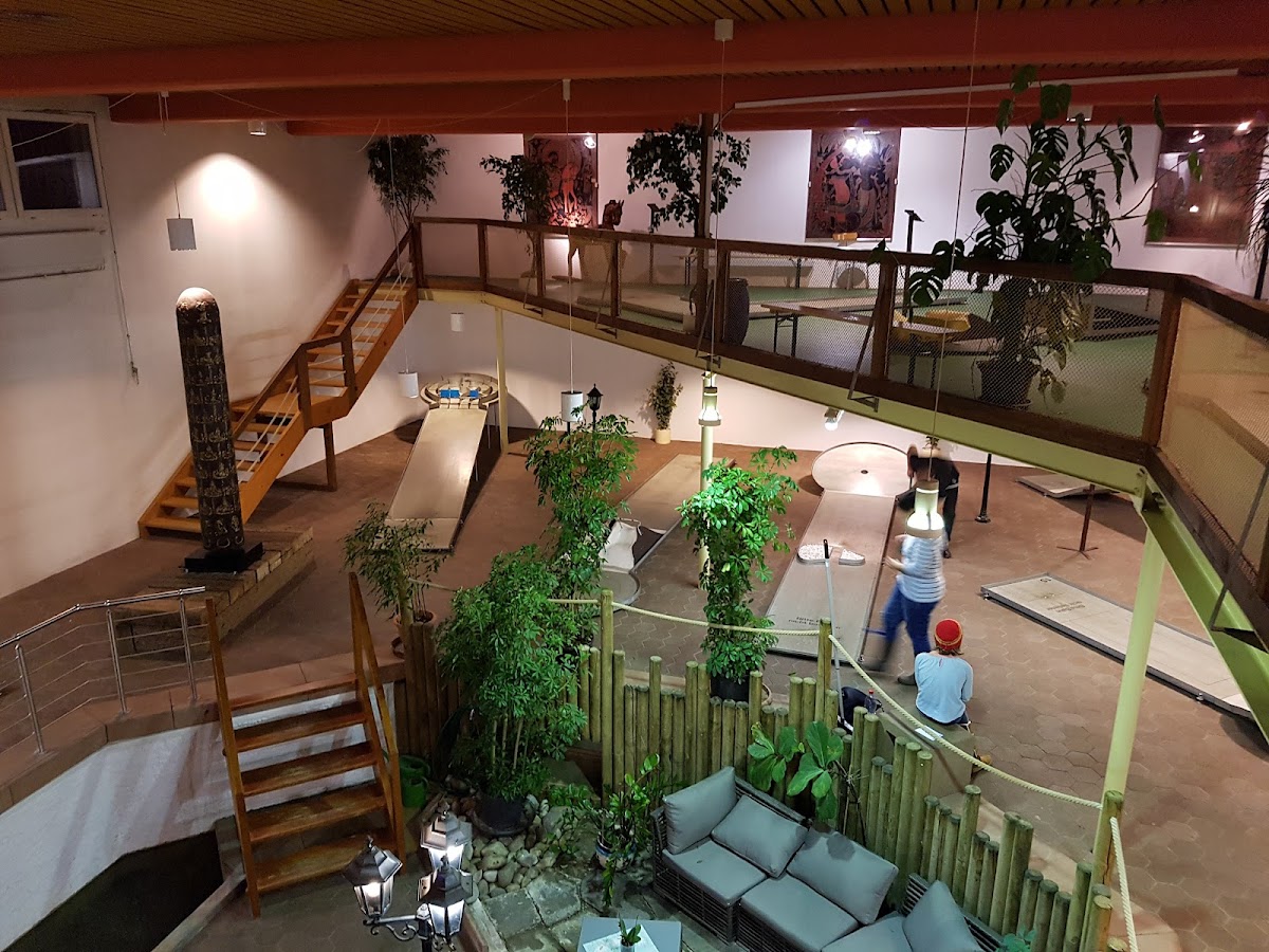 Cafe Hallenminigolf