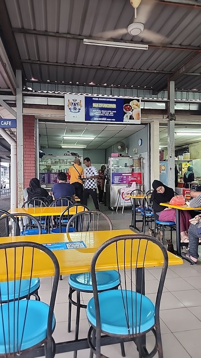 Cafe Man'z Roti Puri Bus Station Taman Universiti