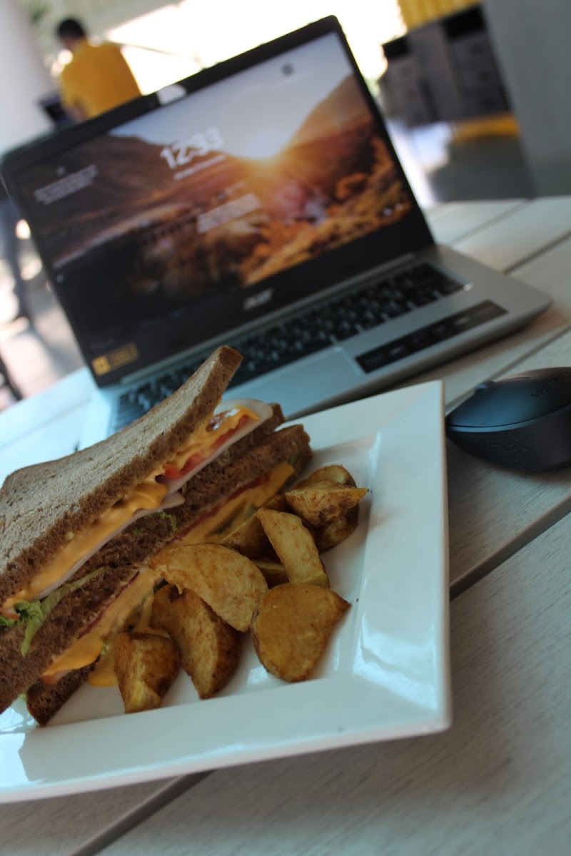 Taste Studio Café - 10