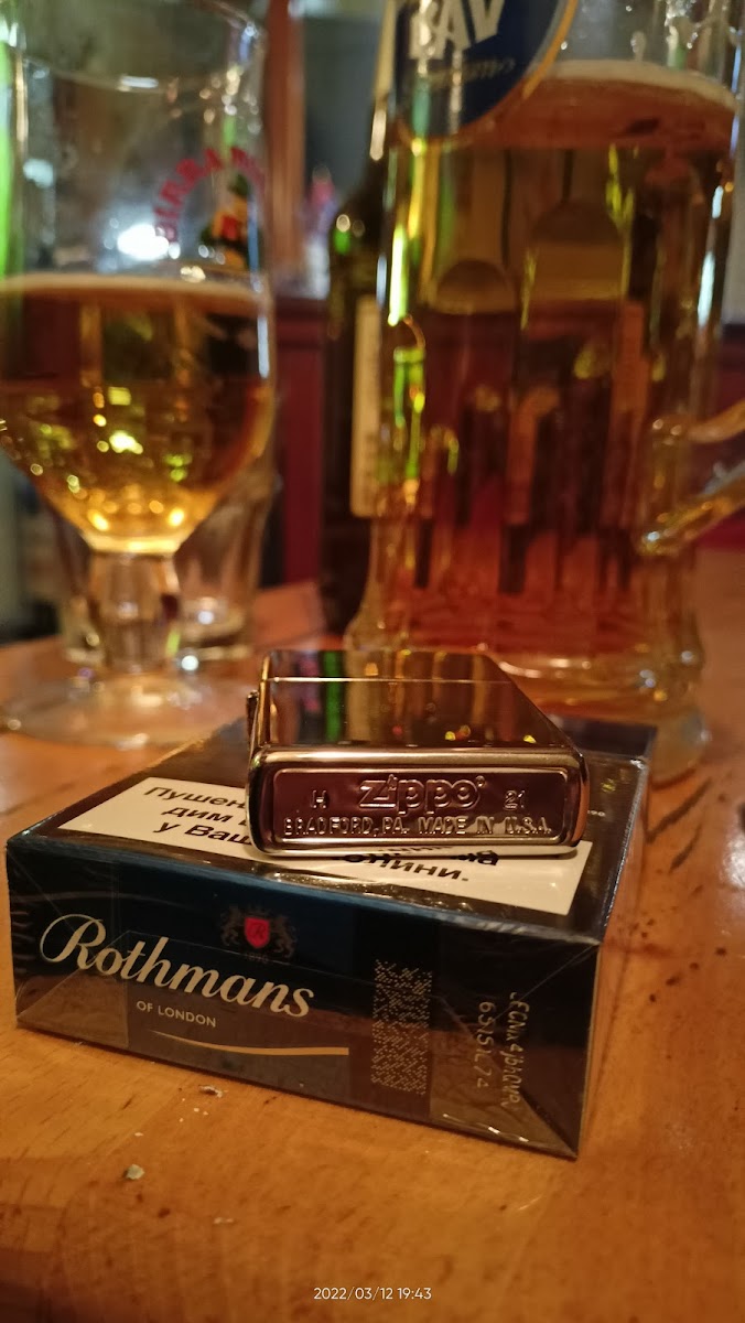 Cafe Zippo lounge - 10