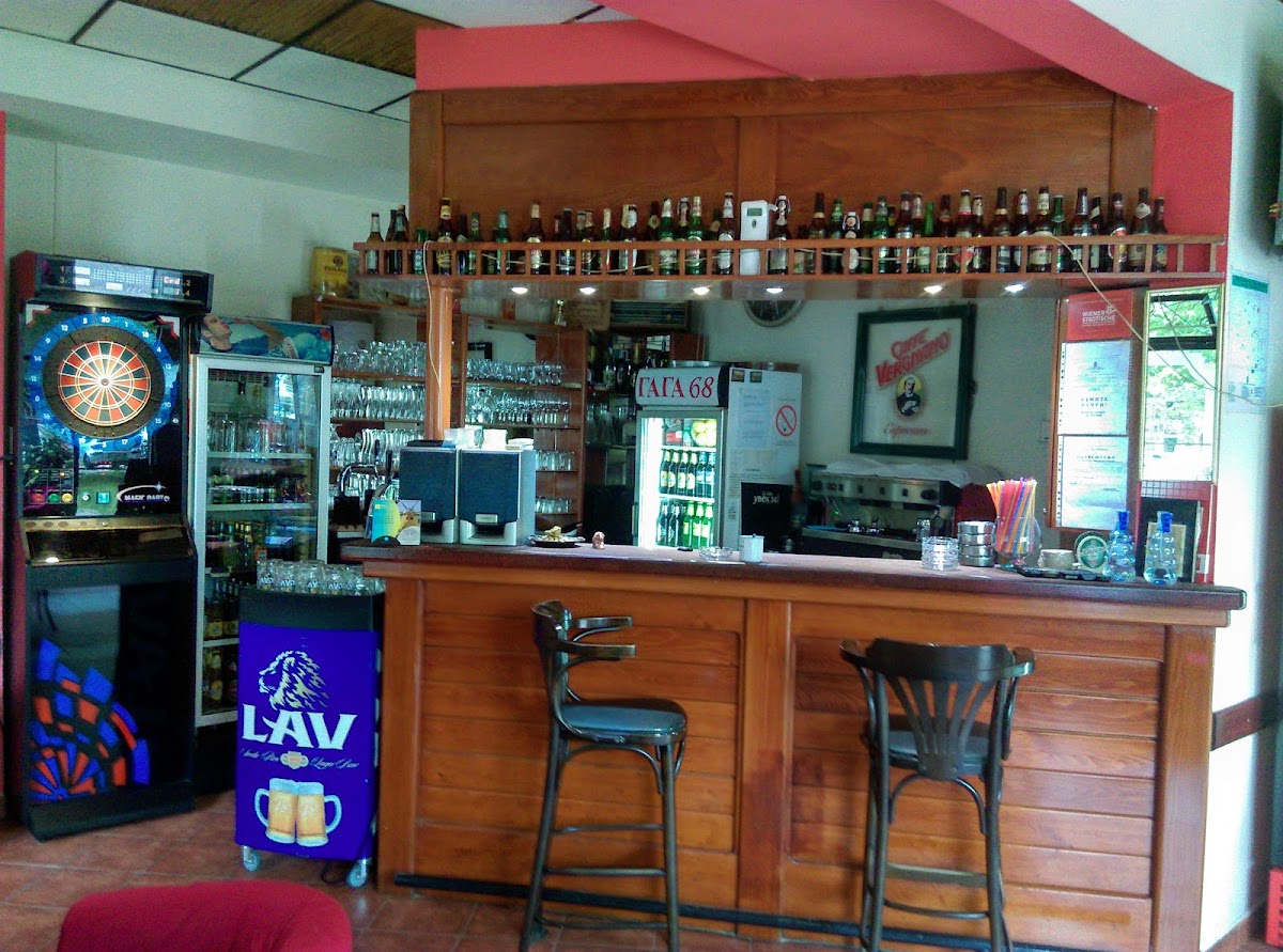 Cafe Zippo lounge - 3