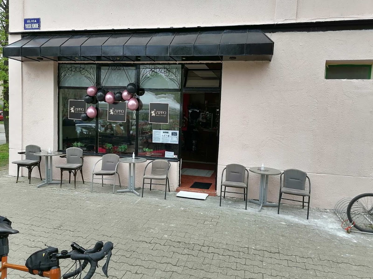 Cafe Zippo lounge - 4