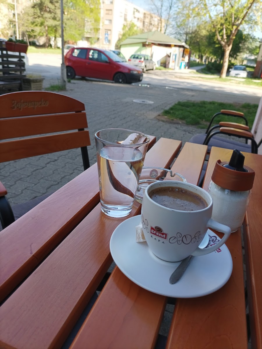 Cafe Zippo lounge - 7