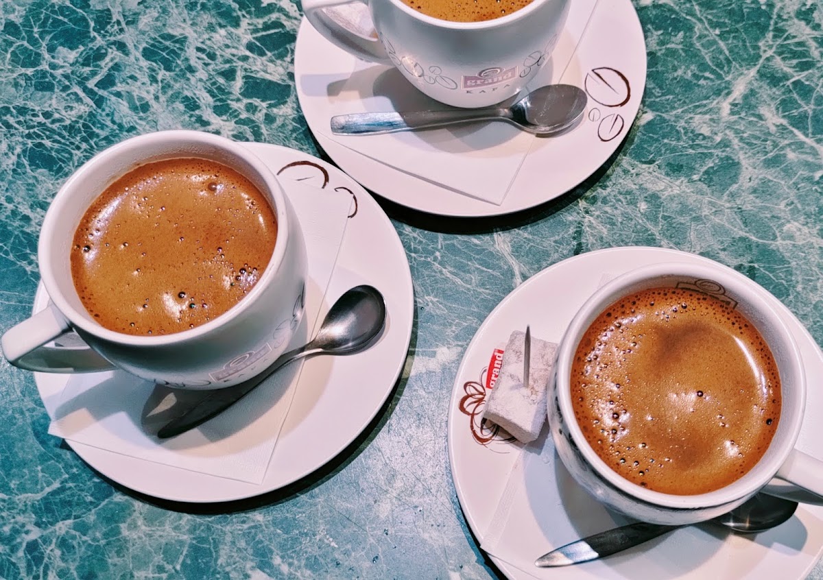 Cafe Zippo lounge - 8