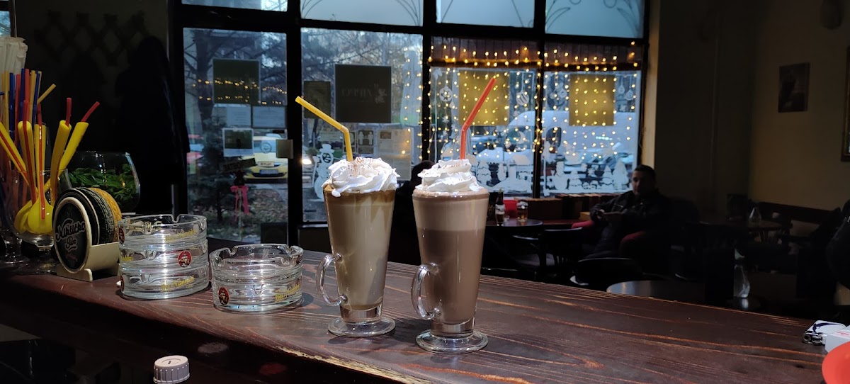 Cafe Zippo lounge - 9