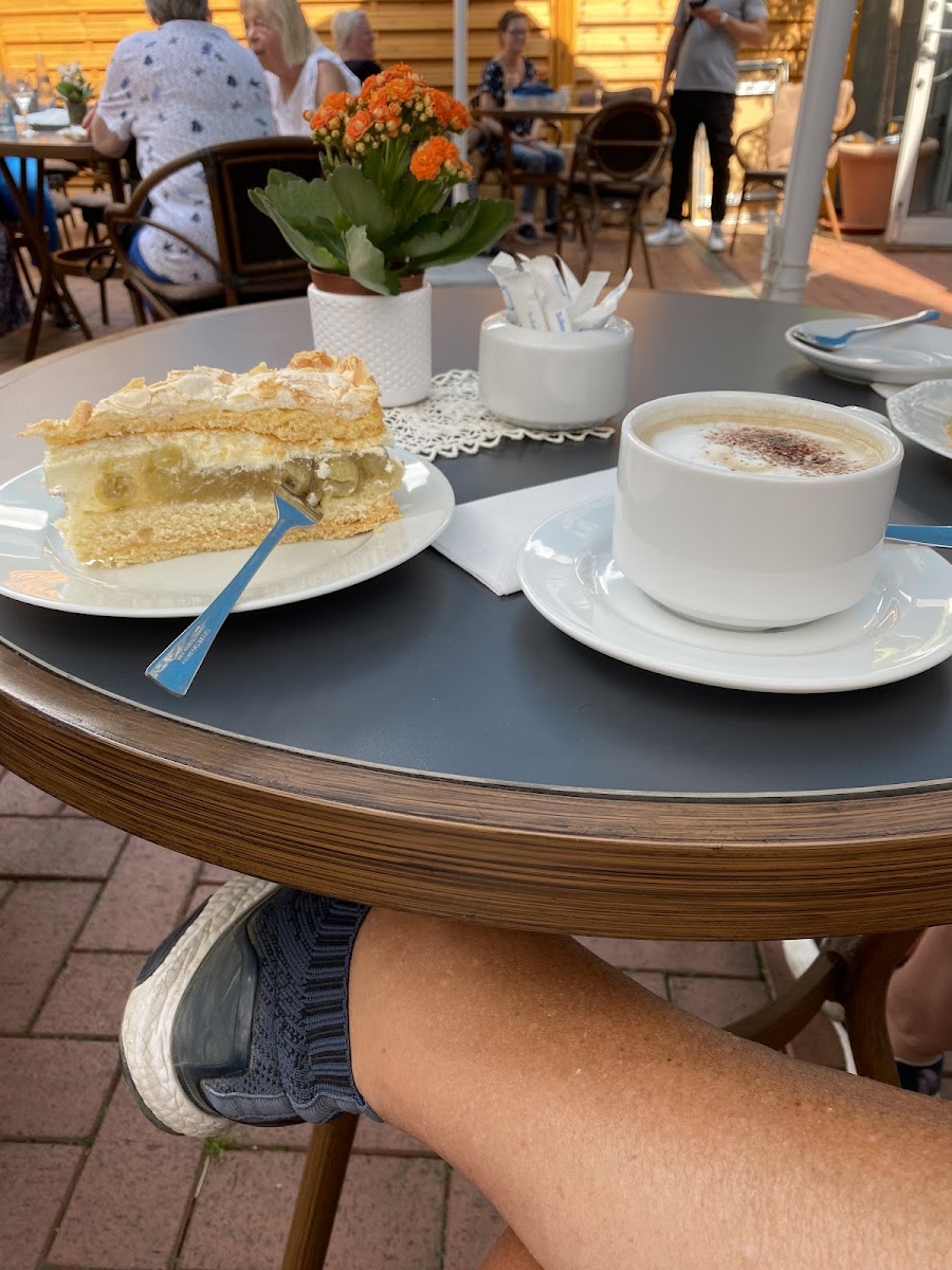 Cafe in der kleinen Gasse - 10
