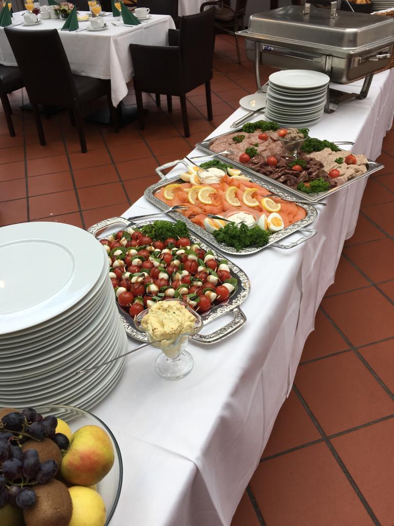 Cafe in der kleinen Gasse - 2