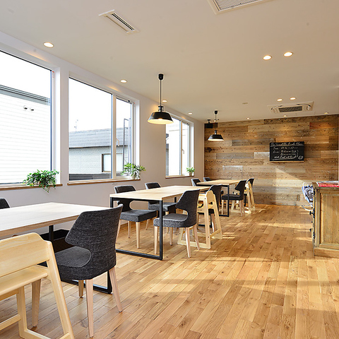 CAFE VOIZ (カフェ ウォイス)