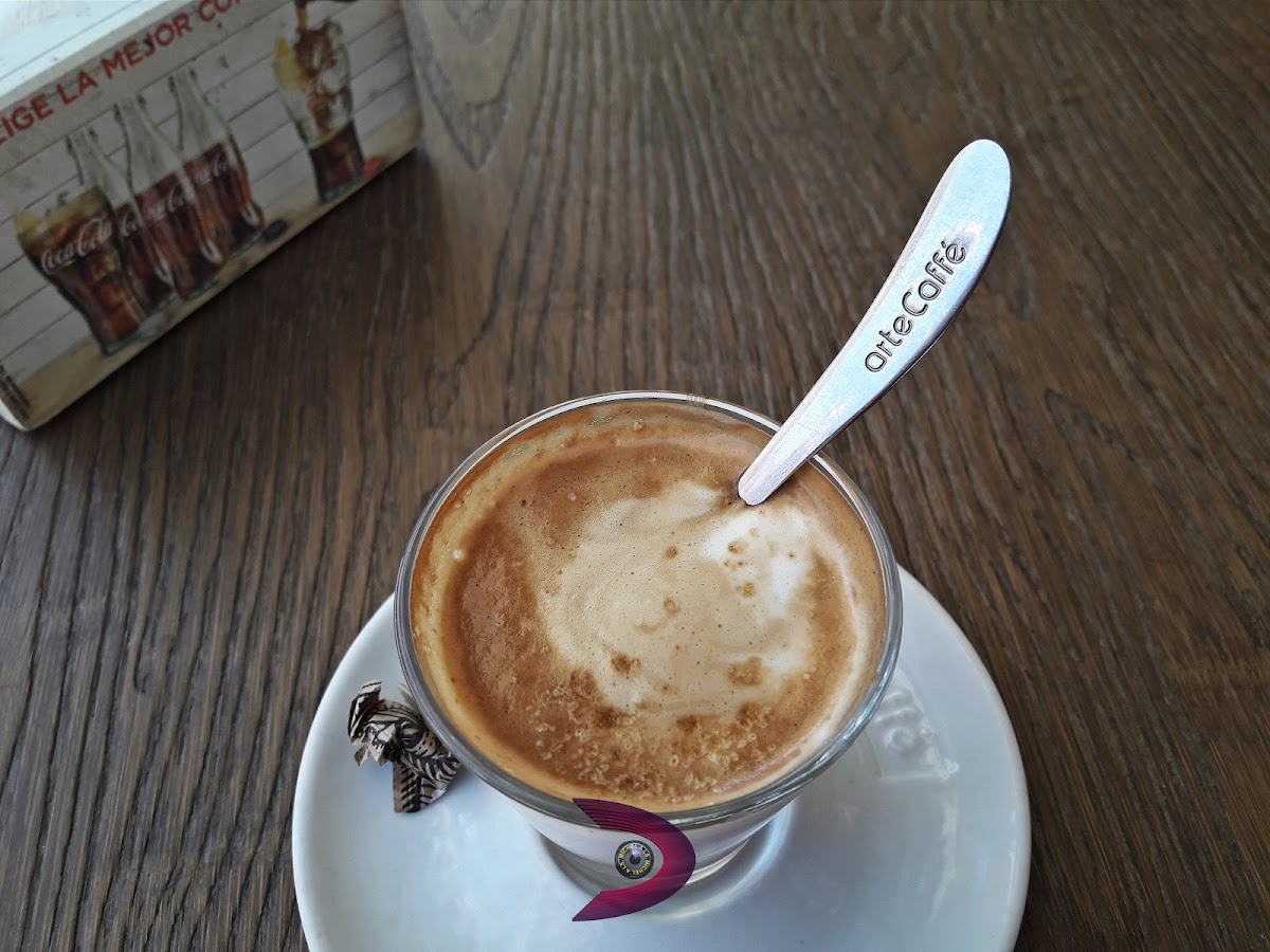 Vinoteca Cafetería Noche y Día - 6