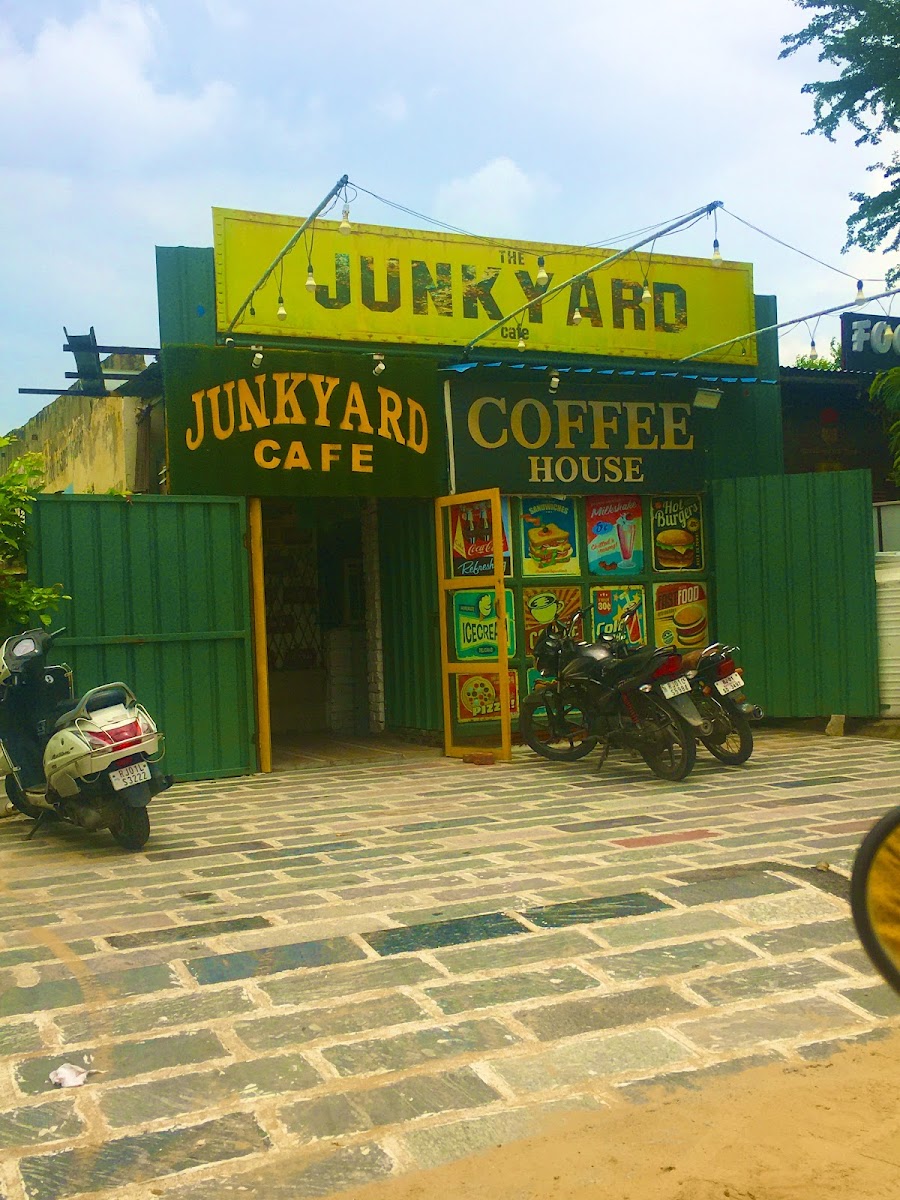 The Junkyard Cafe - 2