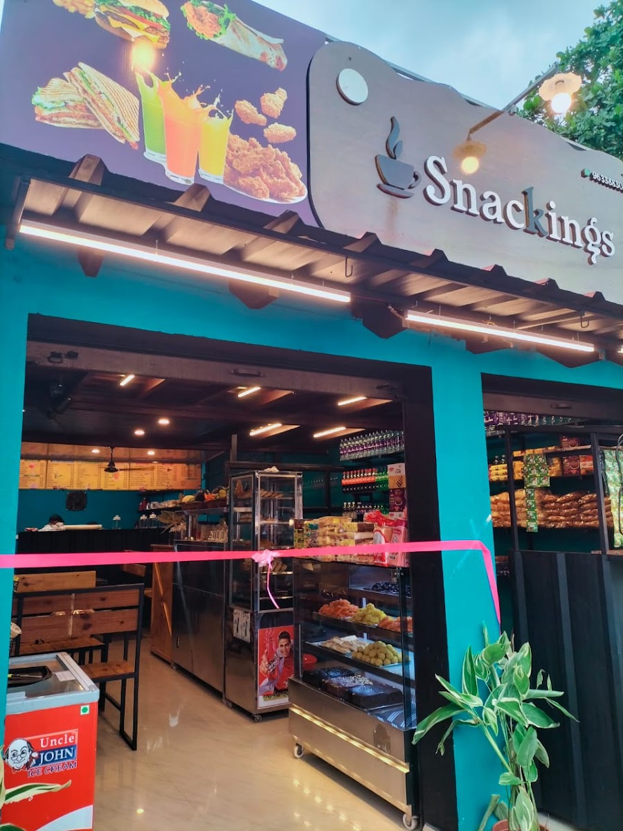 Snackings Bakery & Cafe