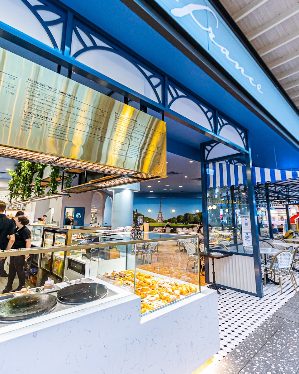 DeFrance Macarthur Square