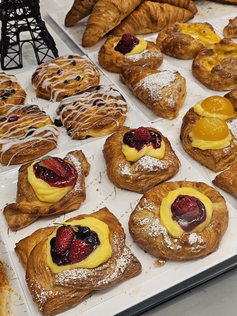 DeFrance Macarthur Square - 5