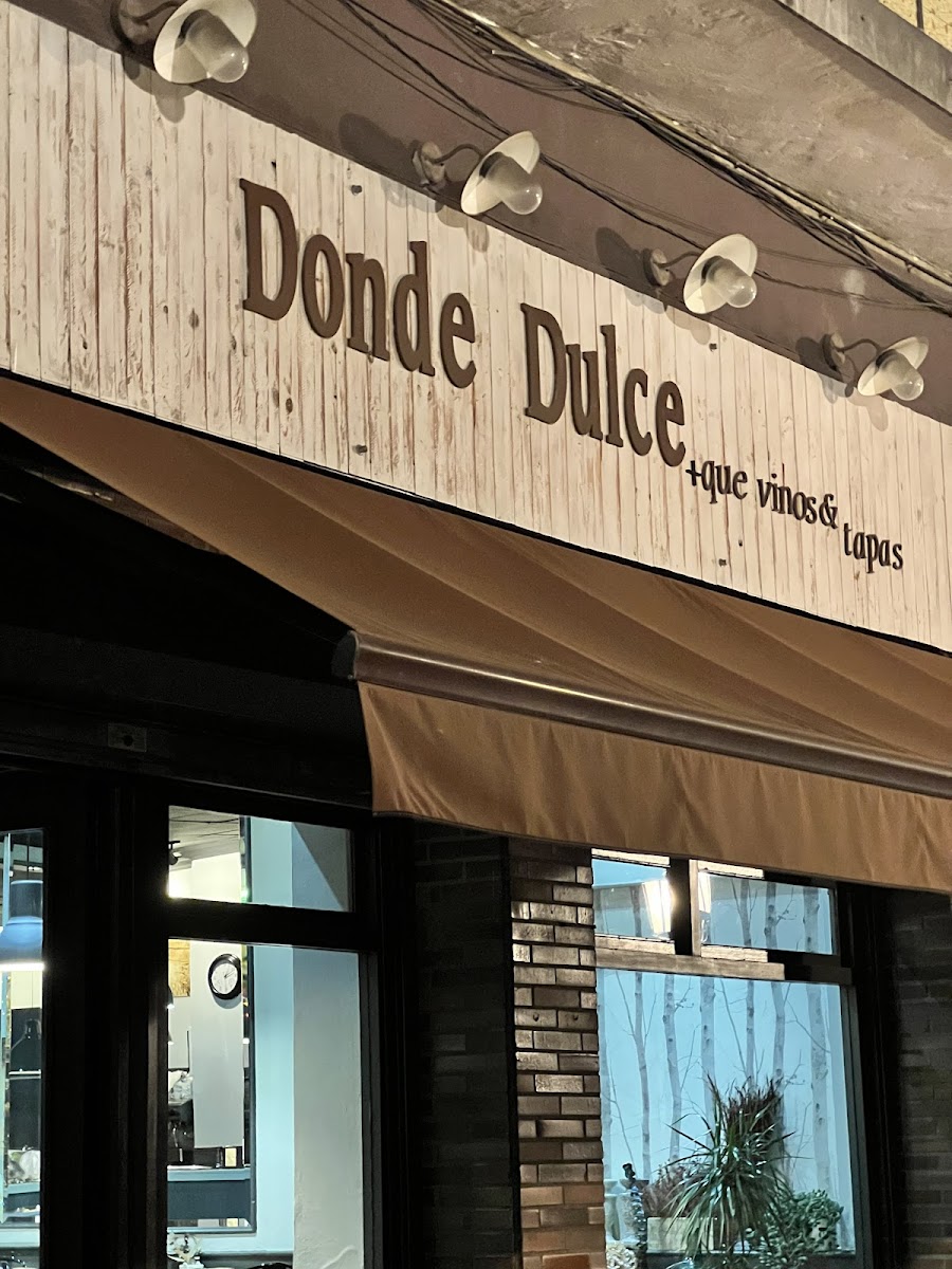 Donde Dulce Que Vinos & Tapas