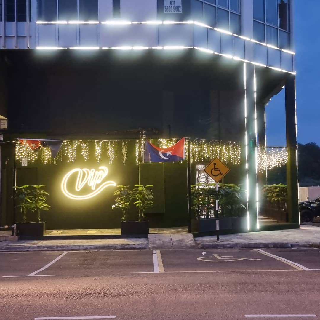 VIP EMPIRE CAFE & BISTRO