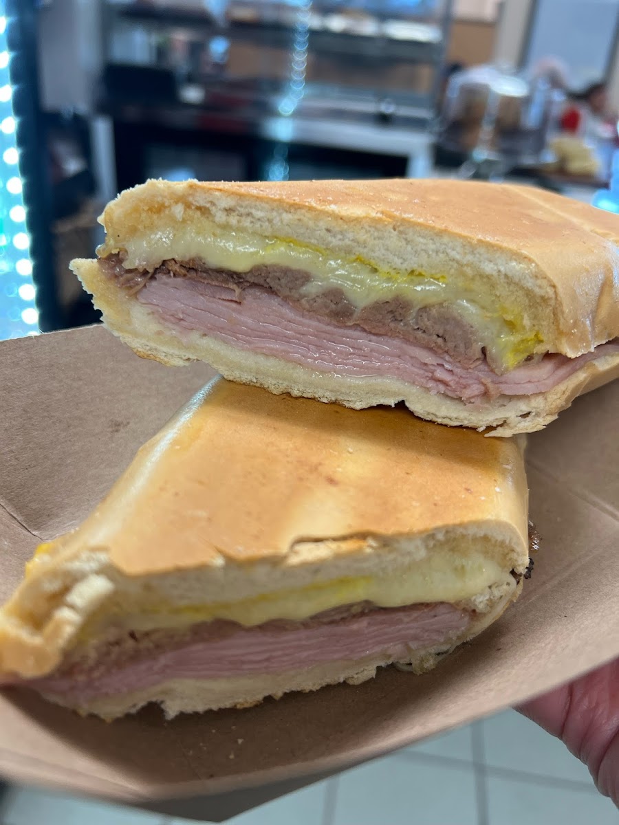 Munching Corner Cafe by Greenway Ford - 5