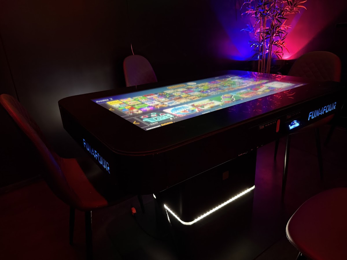 Zero Limit Café Bar / Hotel Funk