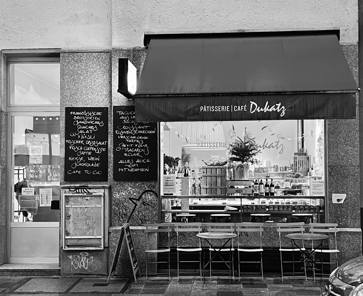 Patisserie Cafe Dukatz