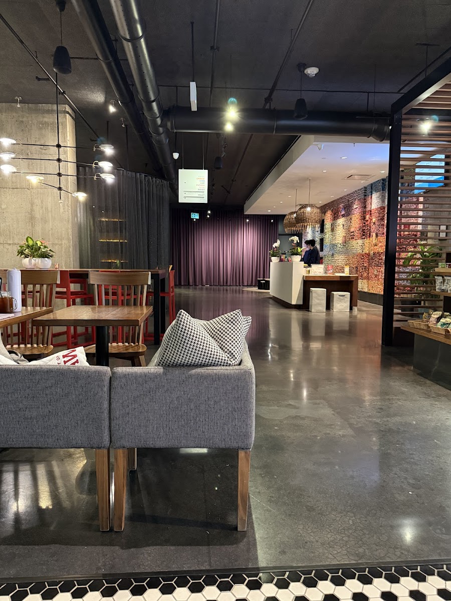 Lounge Alt Ottawa - 2