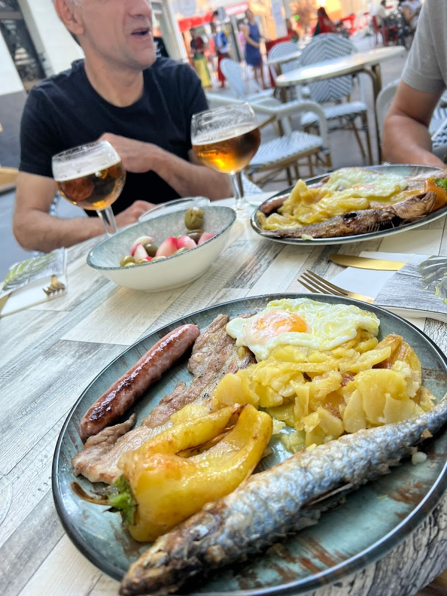 CAFETERÍA EL PASEO - 5