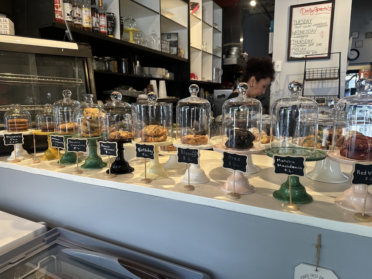 Deno Delight Café and Bakery - 2