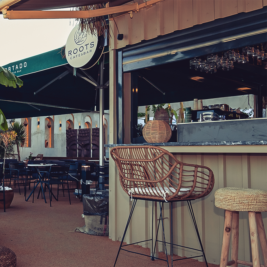 Roots Seaside Cafe & Bar