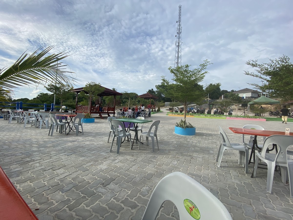 Jom Mari Port & Cafe - 4