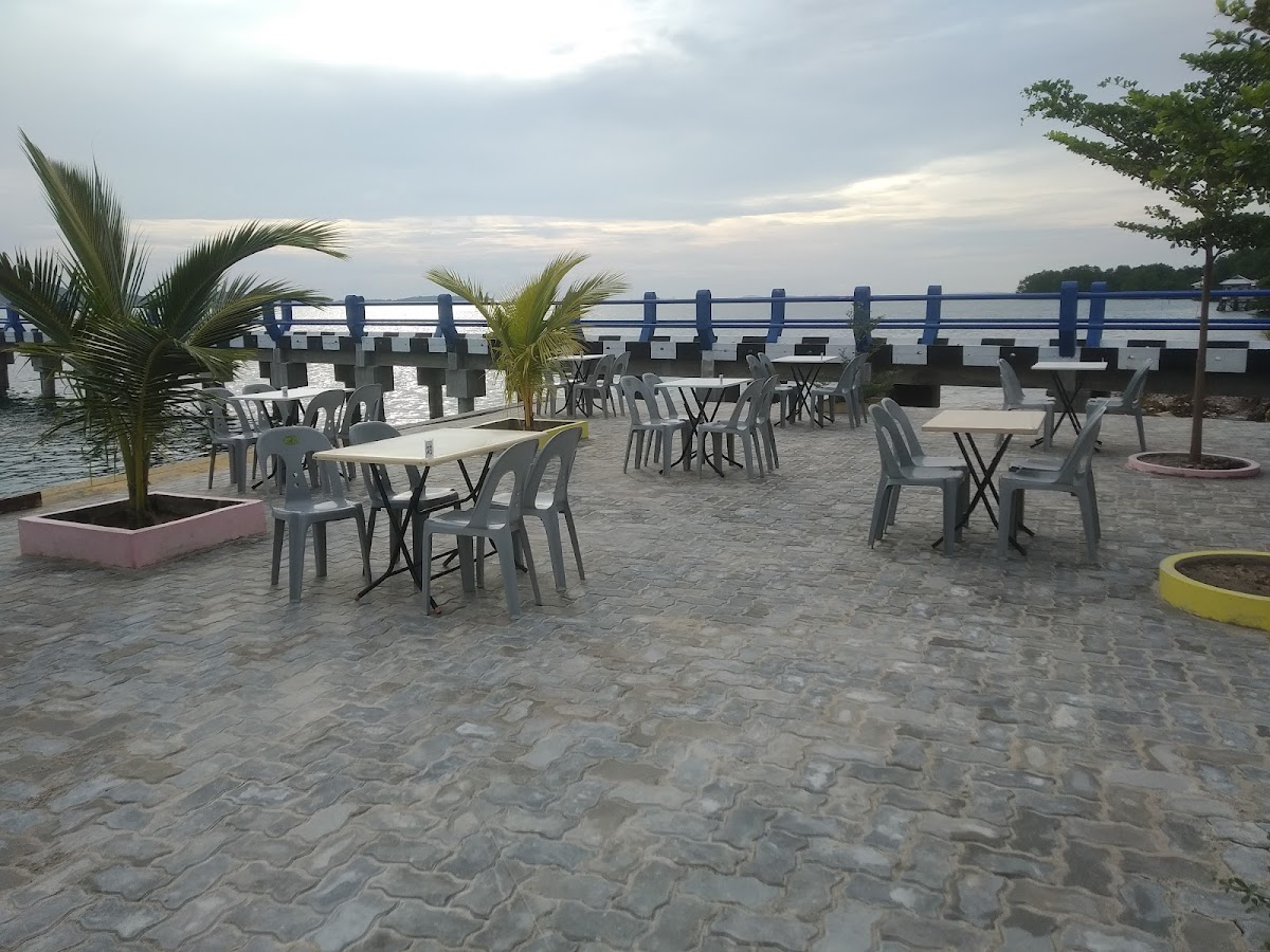 Jom Mari Port & Cafe - 9