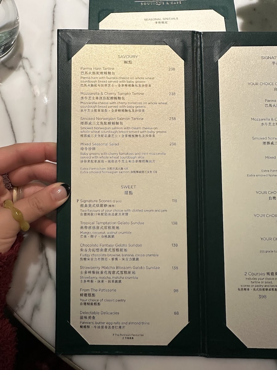 The Peninsula Boutique & Café - 10