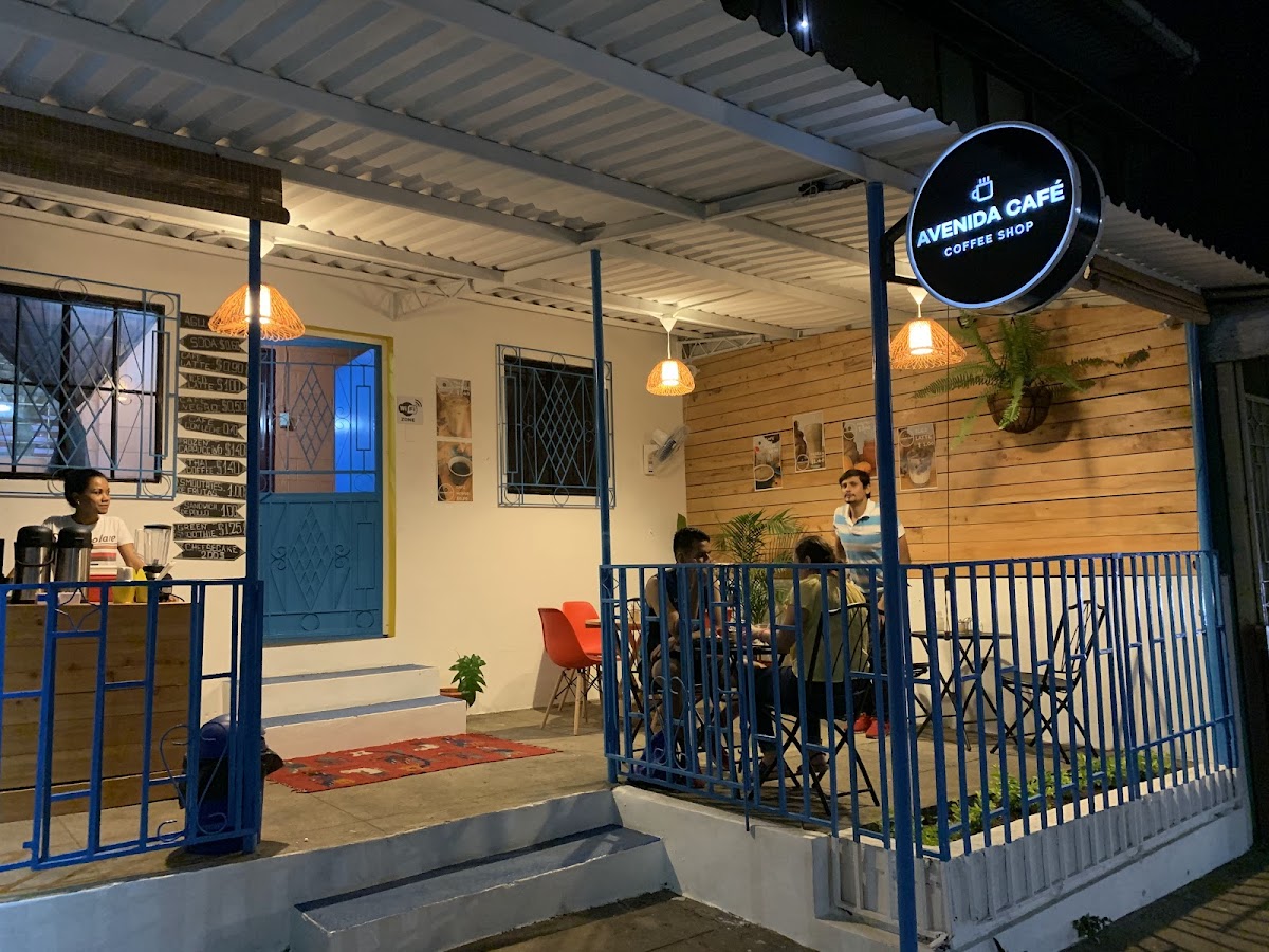 Avenida Café