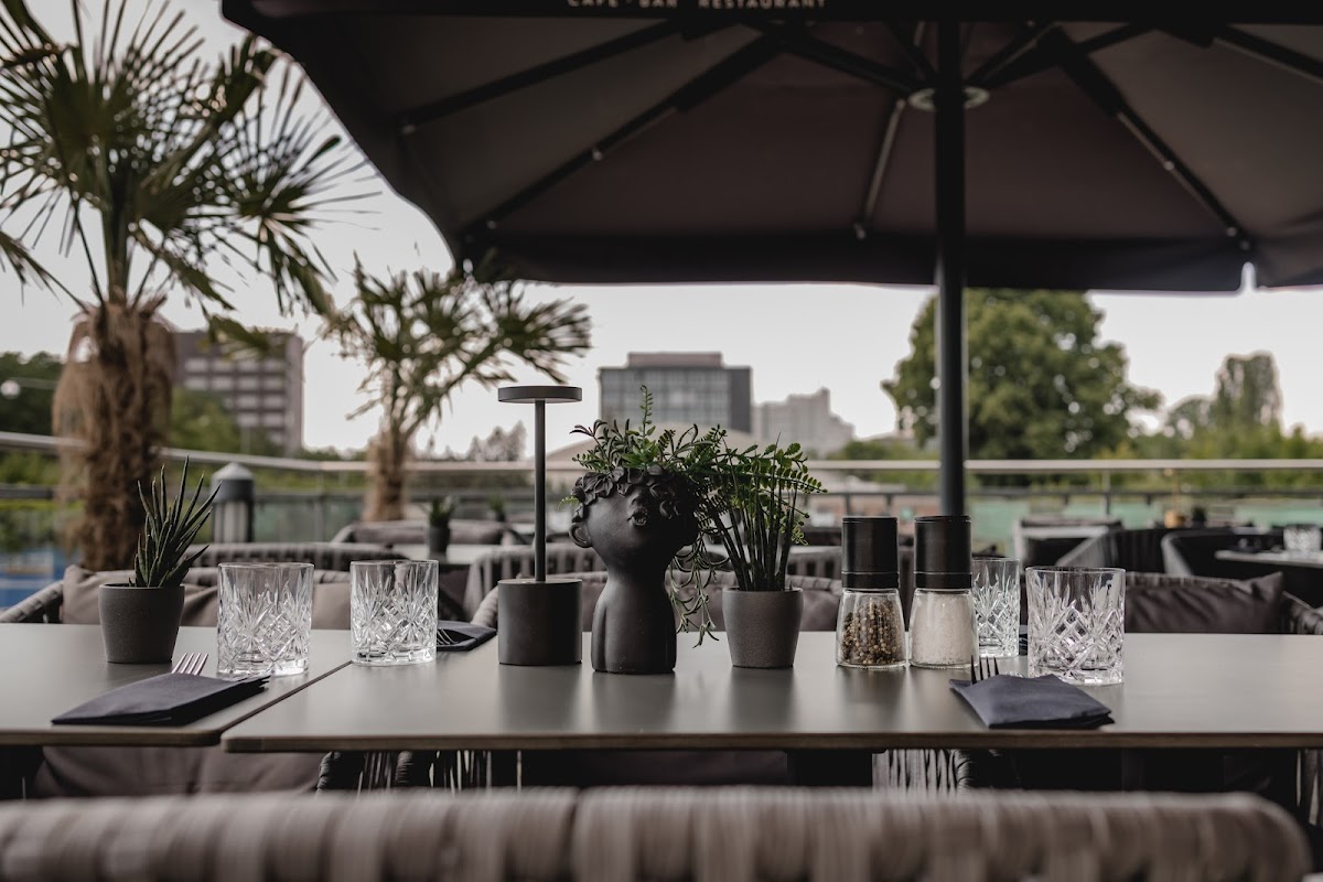 Riva Cafe Bar Restaurant Hannover