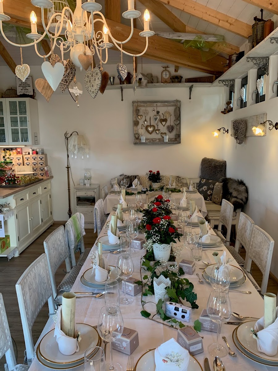 Schmeckewohlerchen, Gartencafe und Vintage-Shop