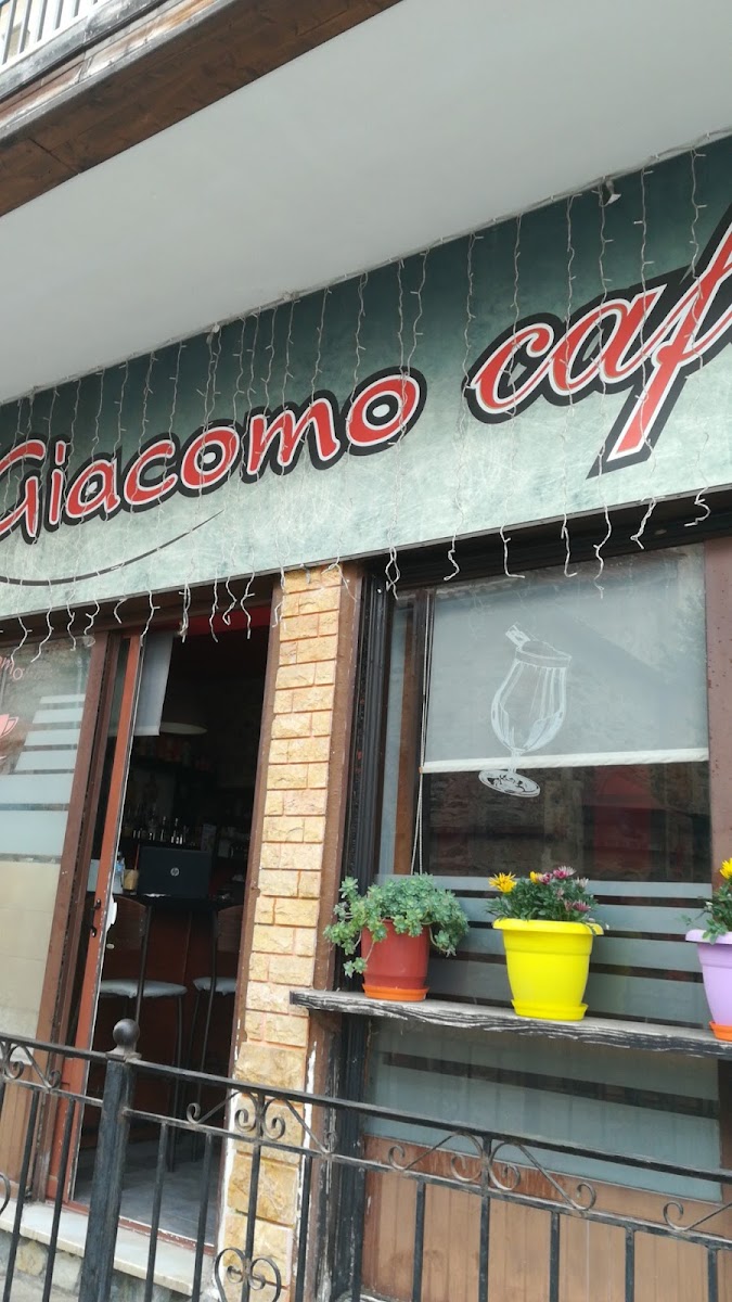 Cafe Giakomo