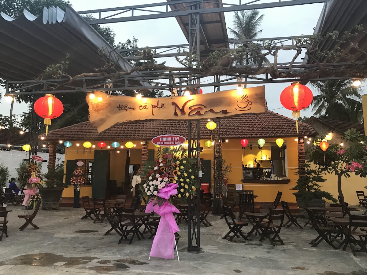 Tiệm cà phê Nâu