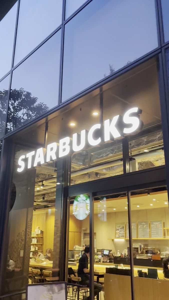 STARBUCKS The Blossom Hakata Premier Shop - 3