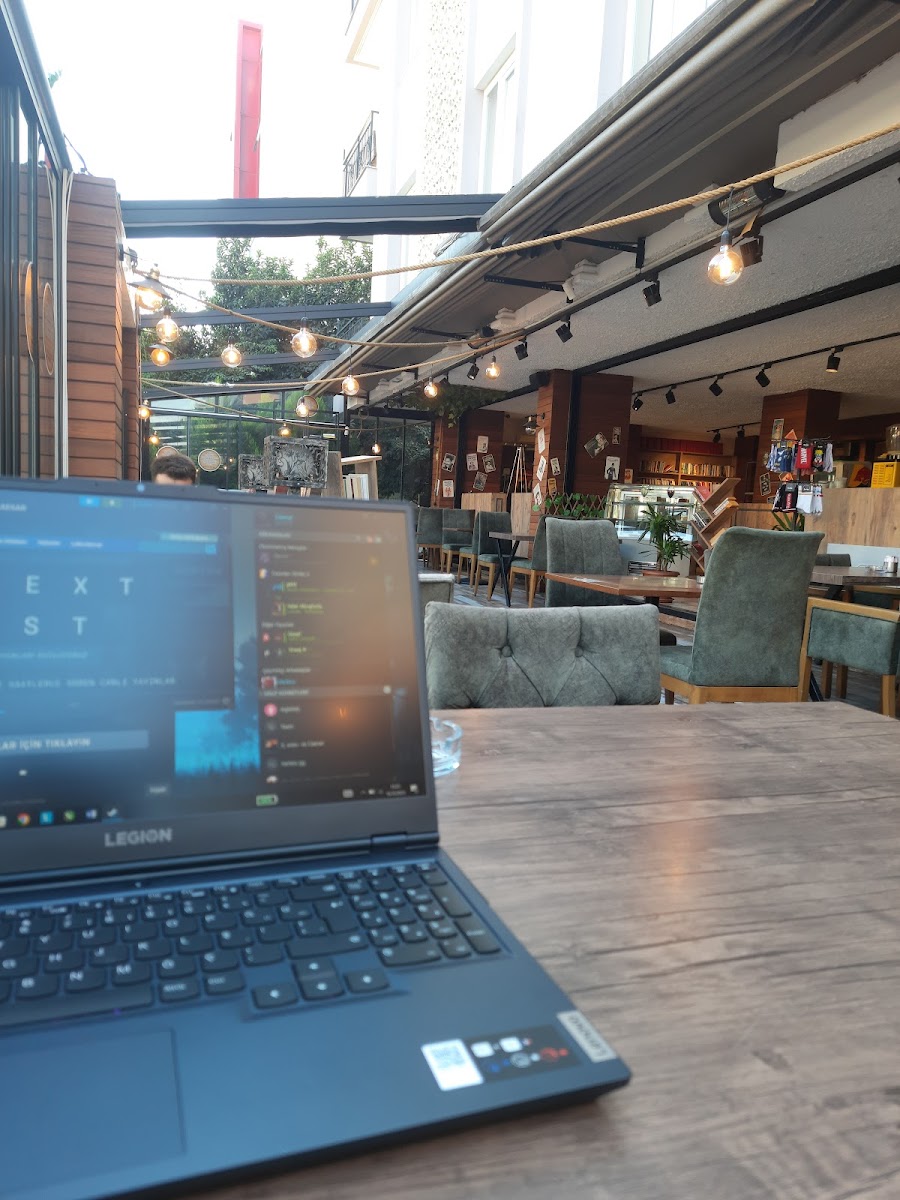 Wu Wei Kitap & Cafe - 3