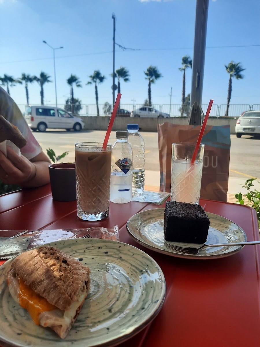 Kiraz Kitap Cafe - 9