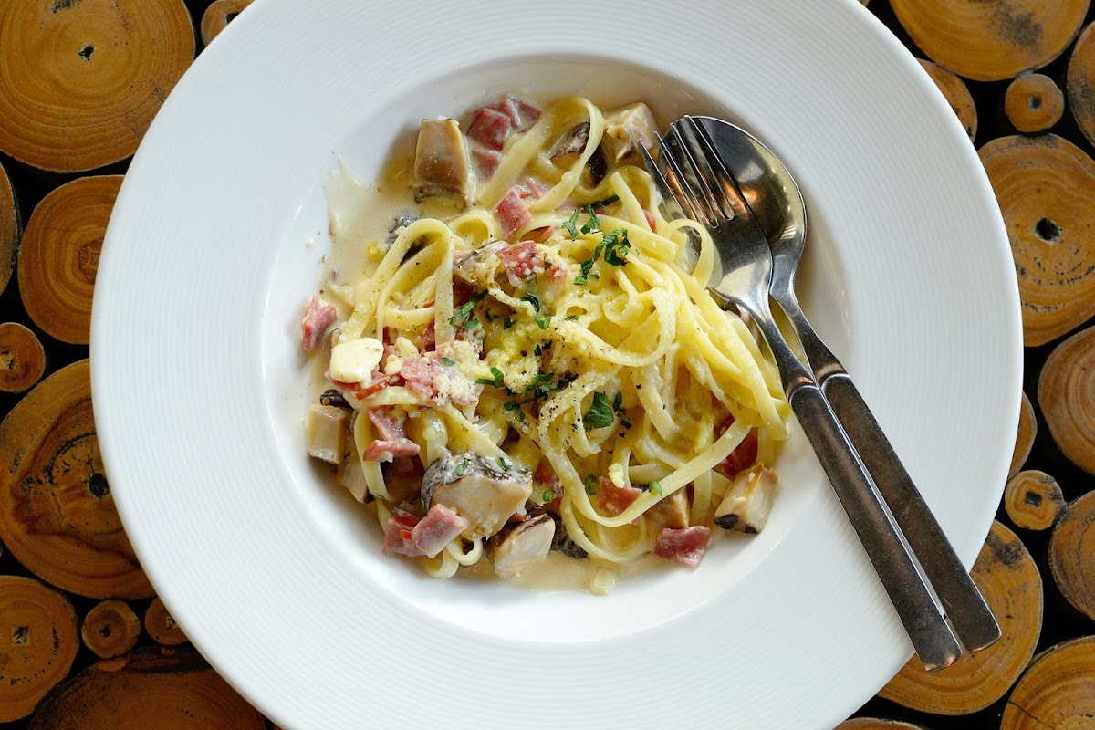 Captain Cafe And Bar - 3