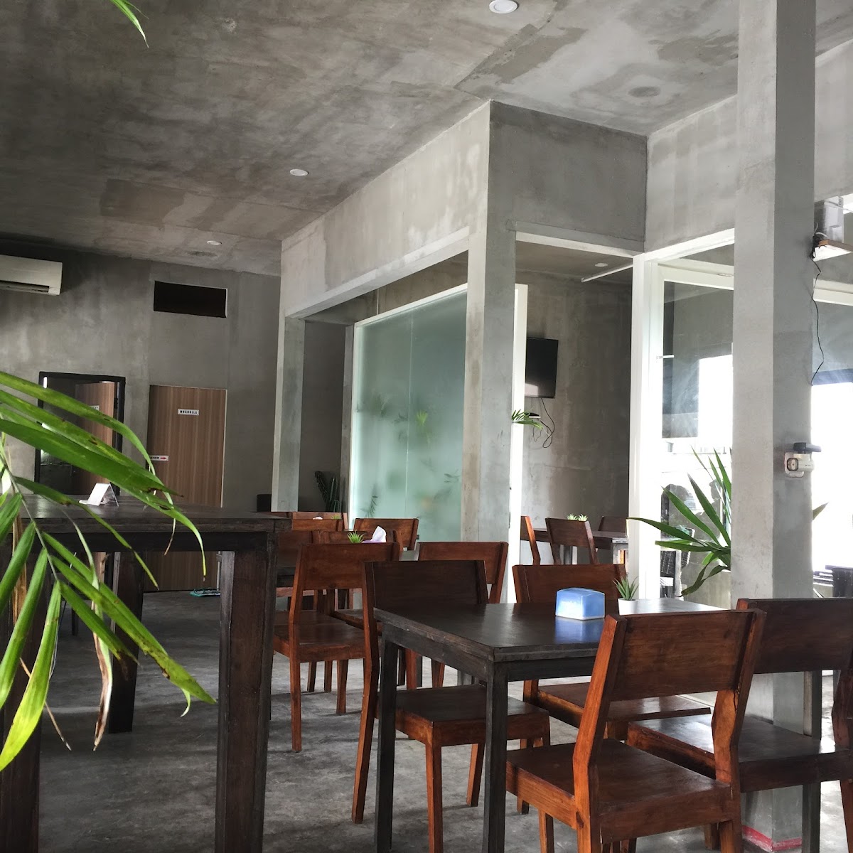 Urban Cafe & Co-working Space - 4