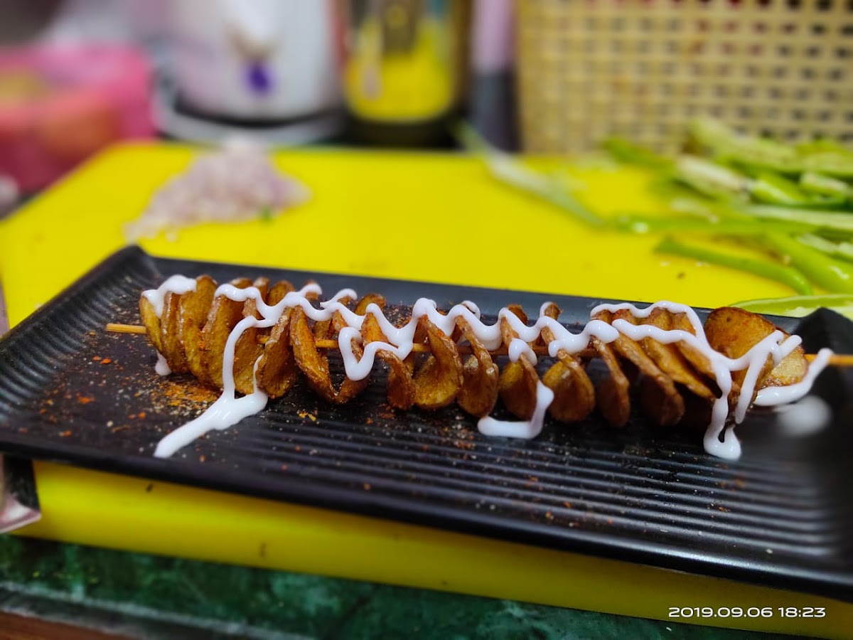 foodiez cafe and fastfood - 10