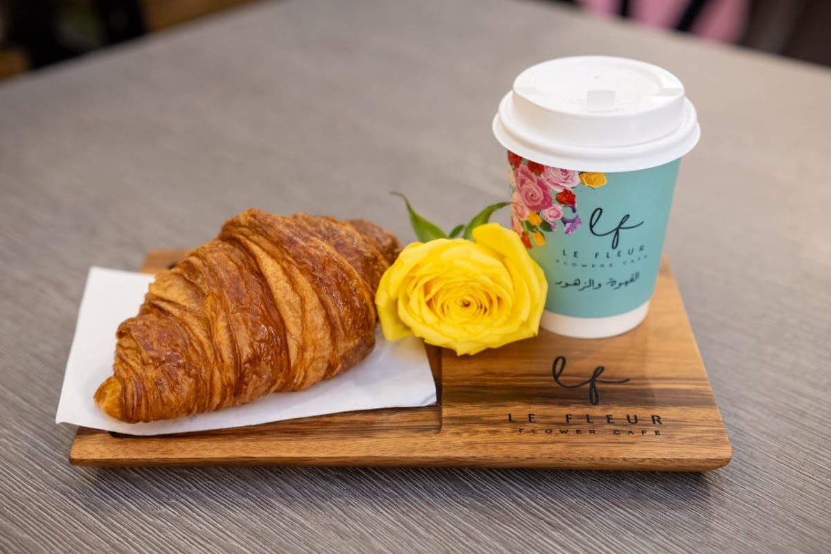Le Fleur flowers Cafe - 2