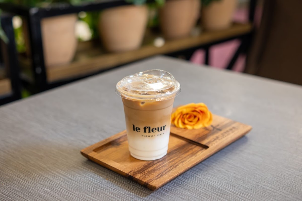 Le Fleur flowers Cafe - 3