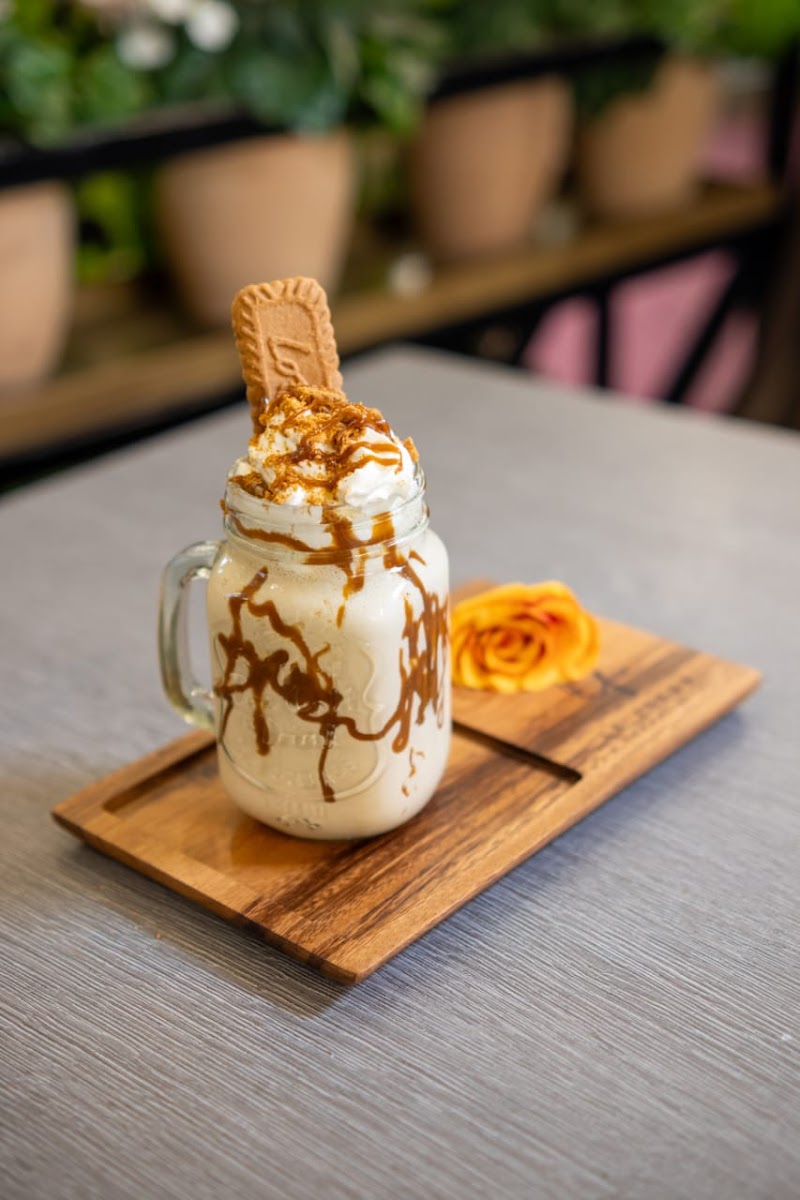 Le Fleur flowers Cafe - 4