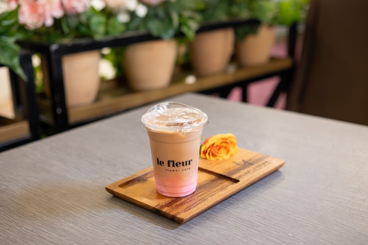 Le Fleur flowers Cafe - 7