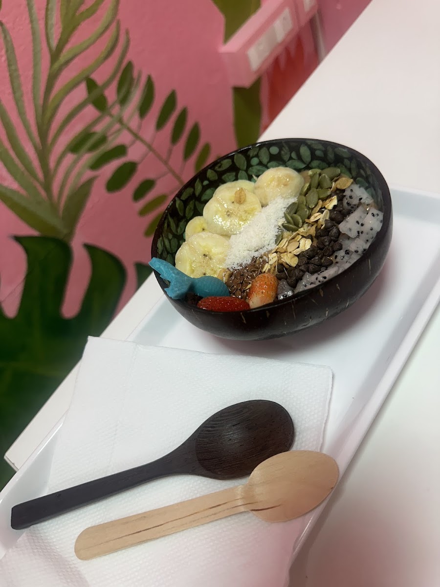 V 16 Cafe & Bakehouse - 3