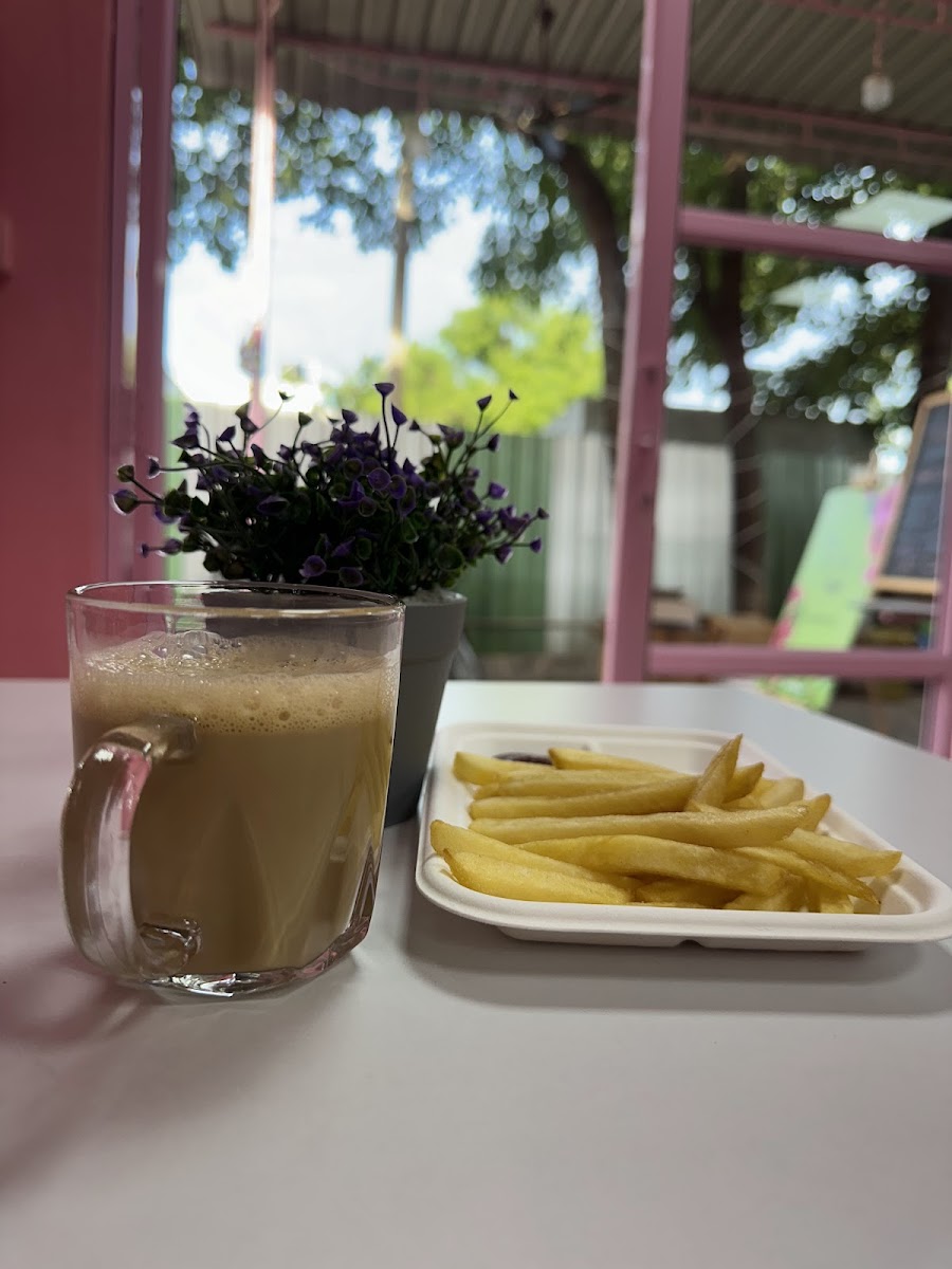 V 16 Cafe & Bakehouse - 4